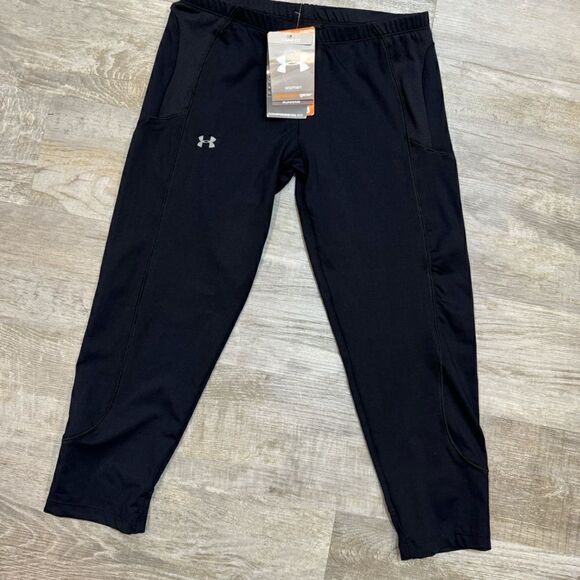 NWT woman’s Black compression/Capri athletic wear - Picture 8 of 15